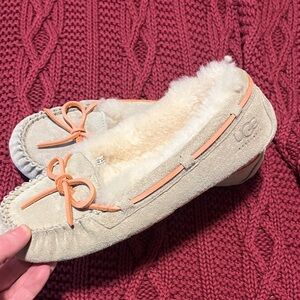 UGG Women's Moccasin Slippers in Sandstone with Peach Accents